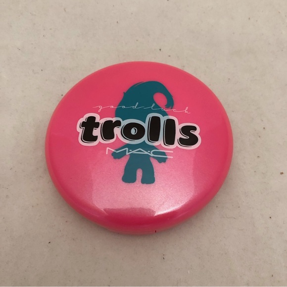 MAC Glow Rida Beauty Powder - Picture 4 of 6